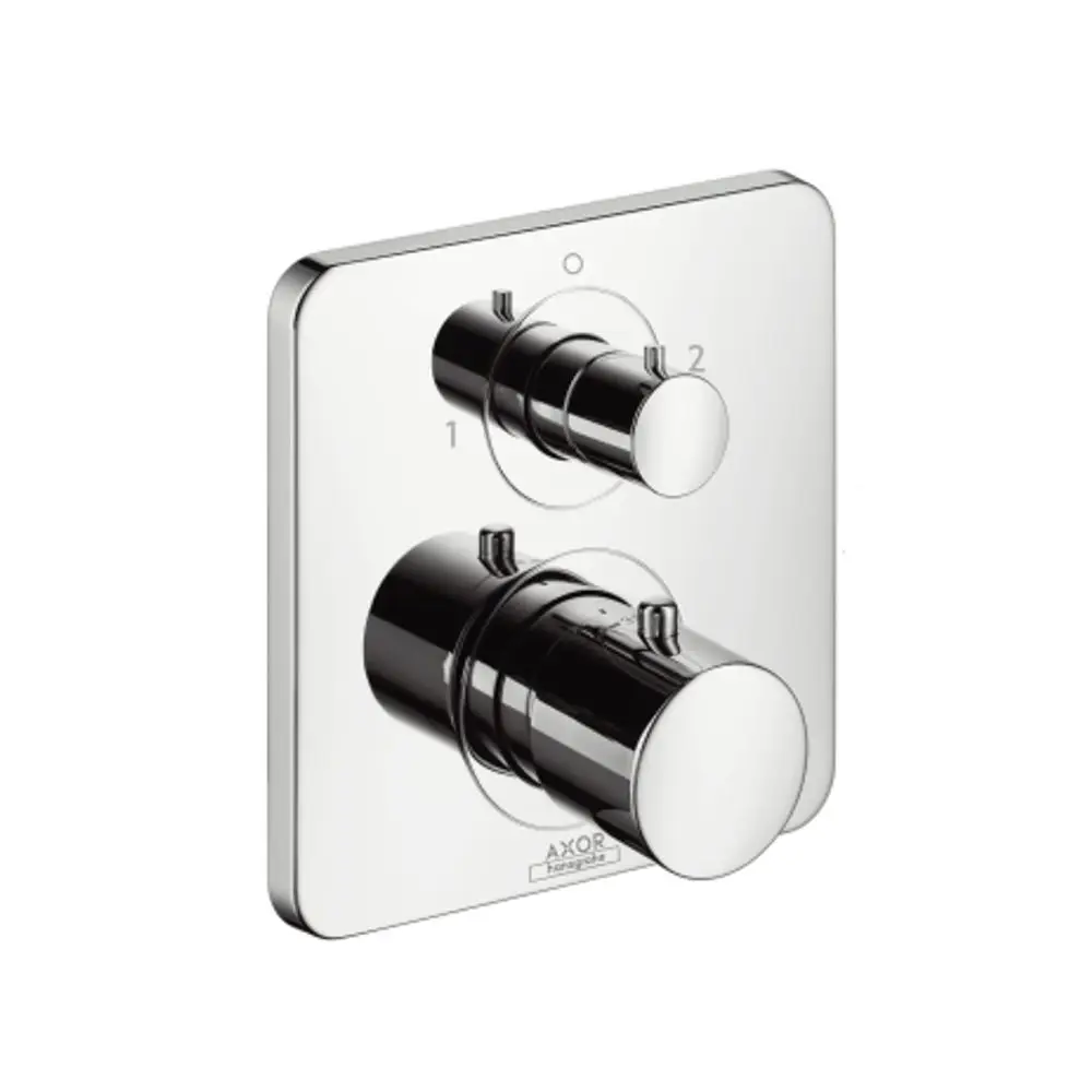 Thermostat mit zwei Drehknöpfen und einem zentralen Ab- und Umstellventil, montiert auf einer quadratischen Chromplatte, hergestellt von AXOR.